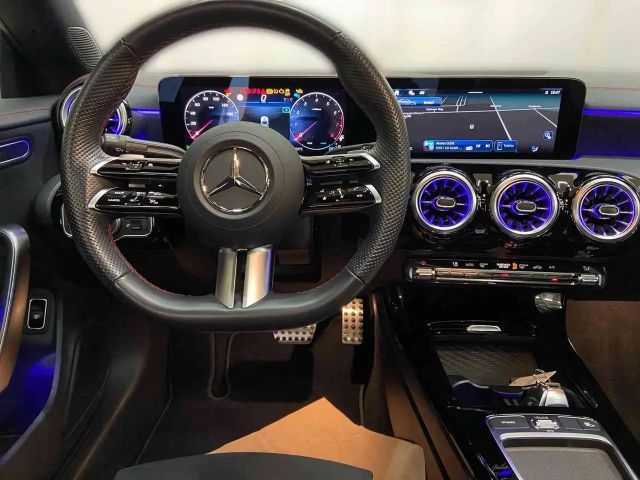 Mercedes-Benz CLA 200 AMG Line Coupé