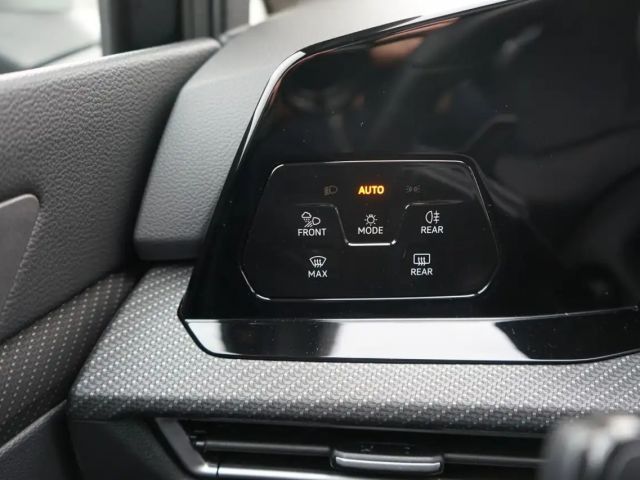 Volkswagen Golf 2.0 TSI Golf VIII