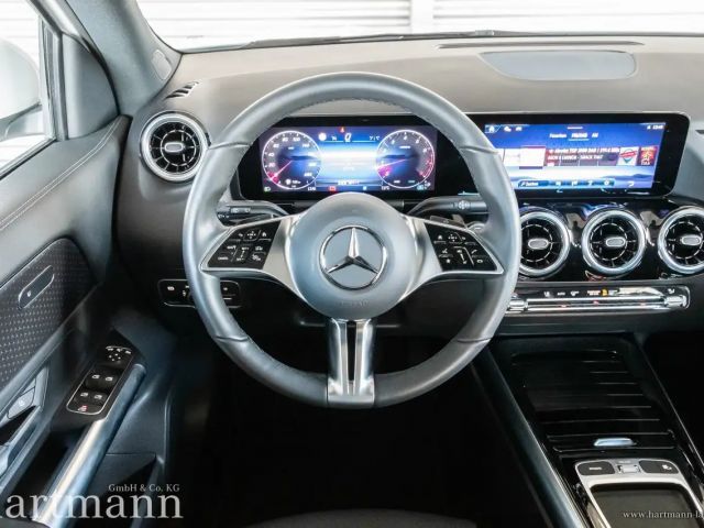 Mercedes-Benz GLA 200 GLA 200 Progessive Panorama Totwinkel AHK LED