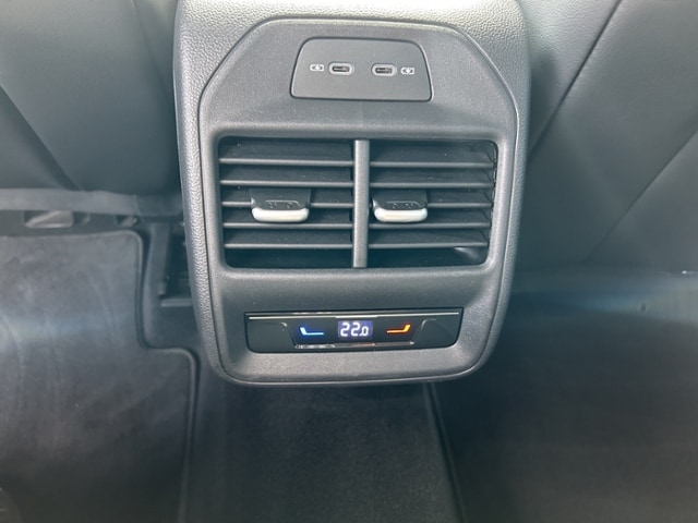 Volkswagen Passat 1.5 eTSI DSG Variant