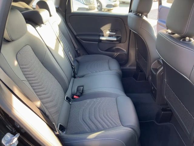 Mercedes-Benz B 250 4MATIC Progressive Sedan