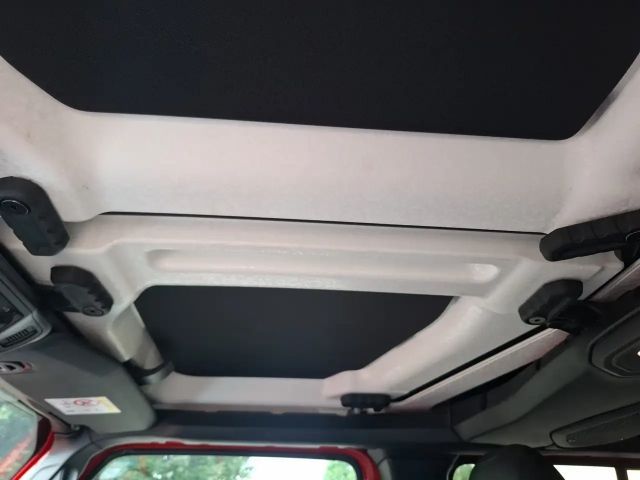 Jeep Wrangler Sahara