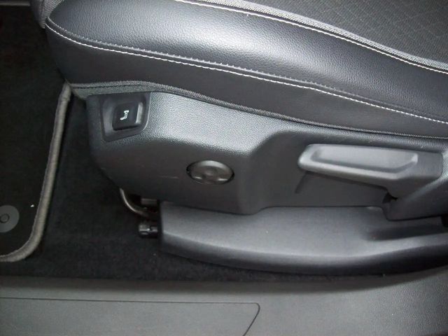 Opel Grandland X 1.2 T LED 360* SHZ LHZ Navi AHK