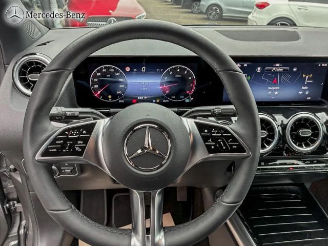 Mercedes-Benz GLA 180 Progressive