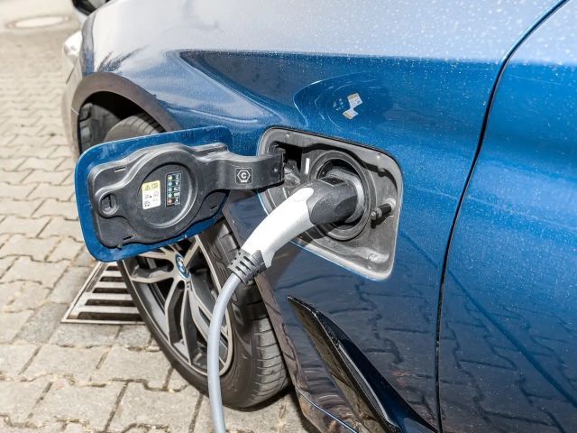 BMW 530 530e M-Sport Sedan xDrive