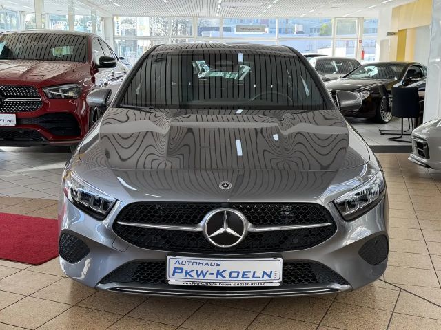 Mercedes-Benz A 180 A 180 d