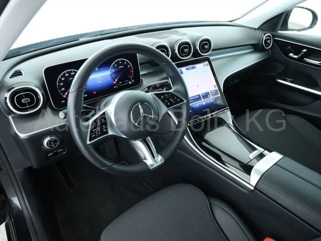 Mercedes-Benz C 200 Sedan