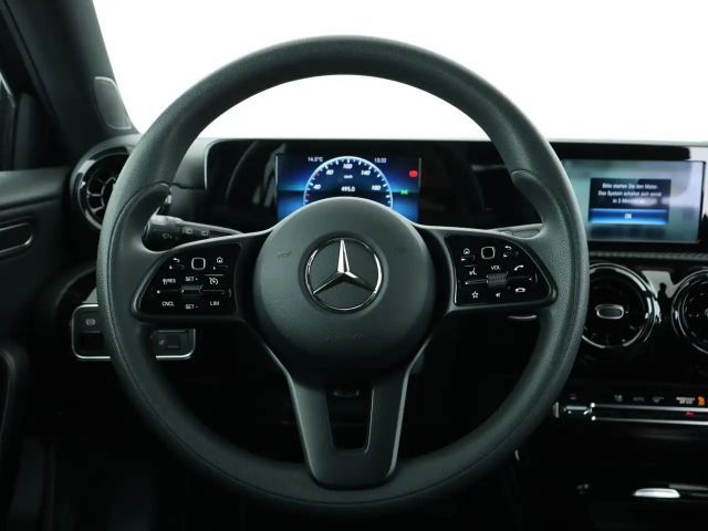 Mercedes-Benz A 180 A 180 d