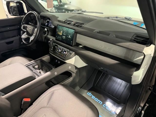 Land Rover Defender 110 Black Pack