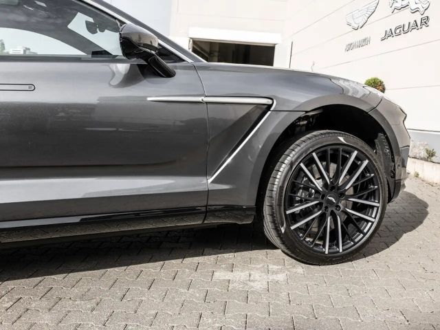 Aston Martin DBX Magnetic Silver