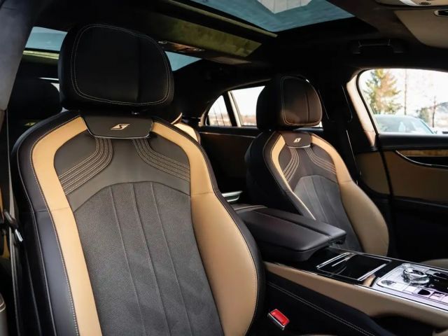 Bentley Flying Spur V8