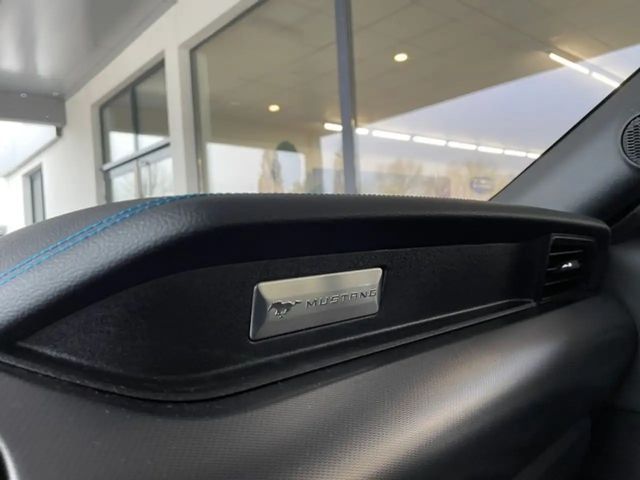 Ford Mustang Fastback GT 5.0 V8