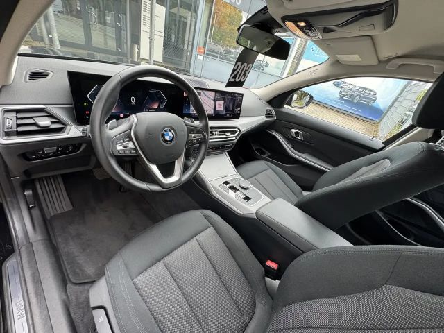 BMW 330 330i Sedan xDrive