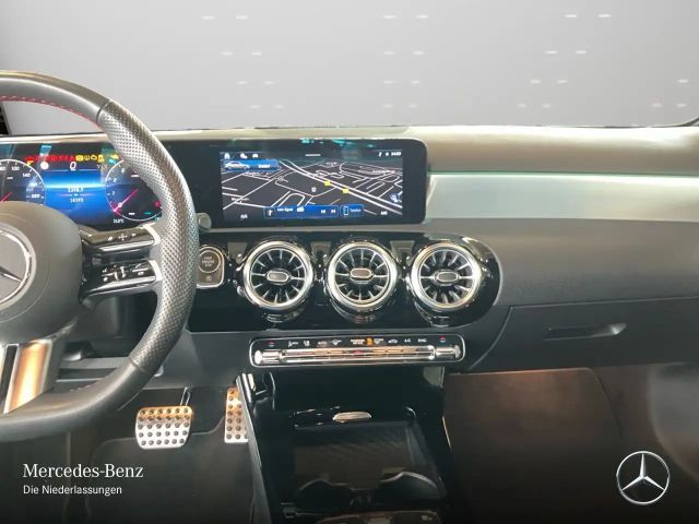 Mercedes-Benz A 220 4MATIC AMG Line