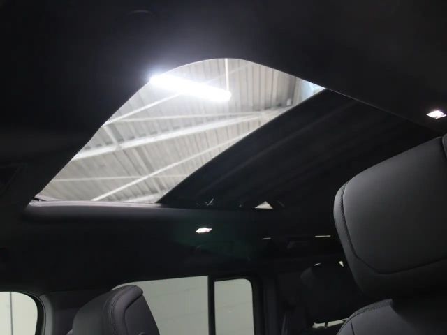 Land Rover Defender 110 D300