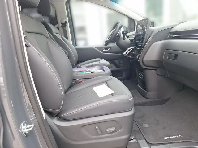 Hyundai Staria Signature