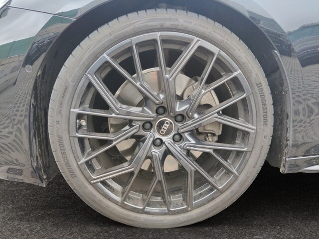 Audi A6 Avant Quattro S-Tronic