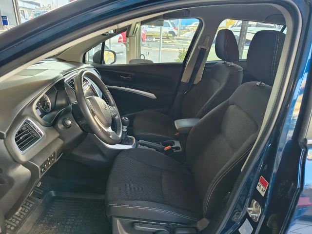 Suzuki S-Cross Hybrid