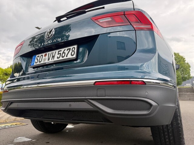 Volkswagen Tiguan ACTIVE 2,0 l TDI AHK-klappbar Navi 360 Kamera