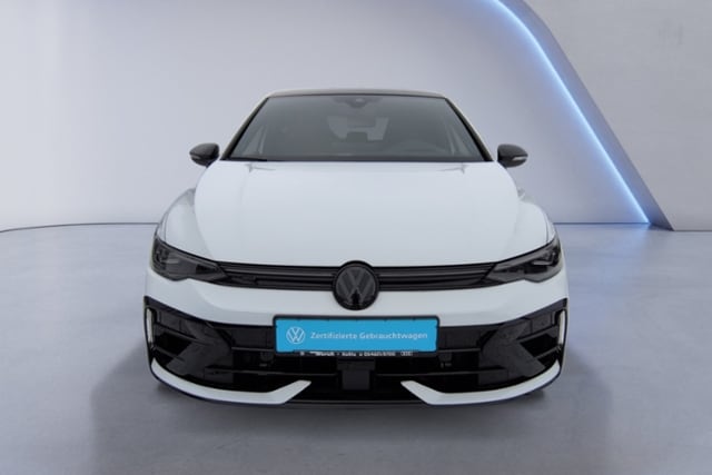 Volkswagen Golf Black Edition AKRA+PANO+Head-up+HARMAN+
