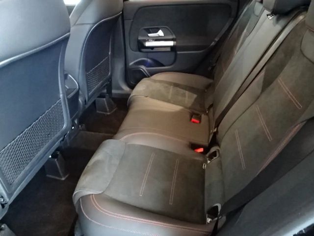 Mercedes-Benz B 200 AMG Line B 200 d