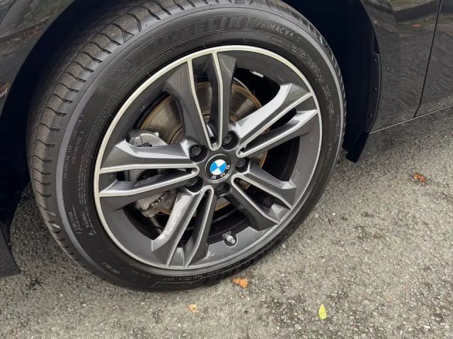 BMW 118 118i Sedan Sport Line