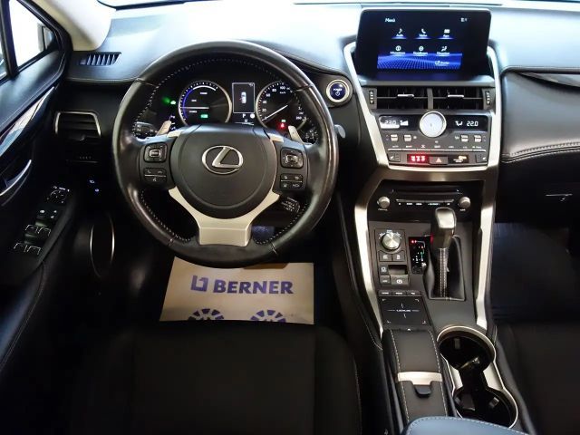 Lexus NX Hybrid Aut. *CARPLAY *ASSISTENZ *LENKRADHZG