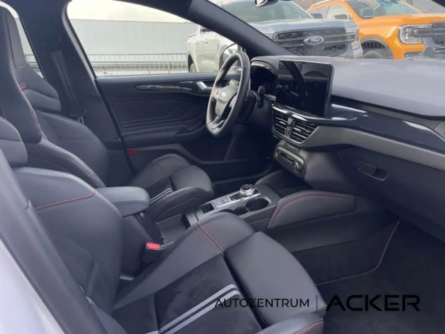 Ford Focus ST Line Wagon