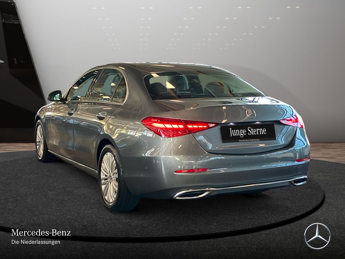 Mercedes-Benz C 180 Sedan