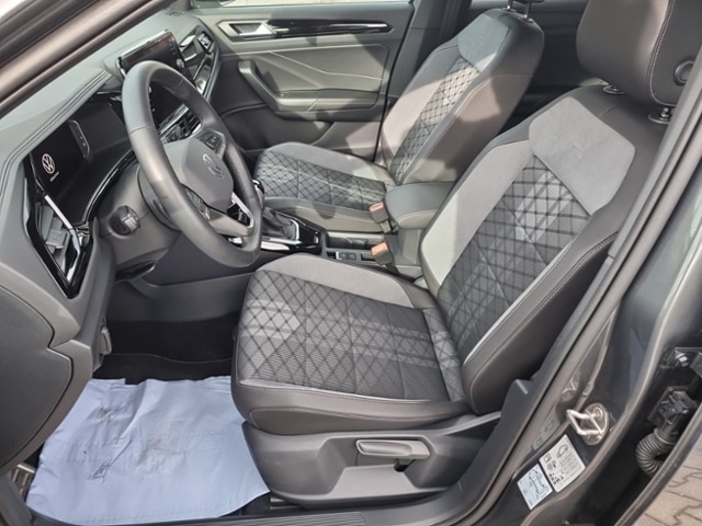 Volkswagen T-Roc 1,5 TSI DSG BLACK STYLE NAVI LED MATRIX AHK KAMERA KLIMA ALU