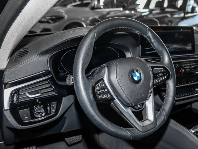 BMW 530 530d Luxury Line Sedan