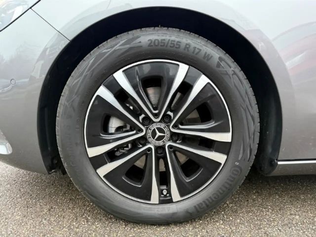 Mercedes-Benz B 180 Progressive Sedan