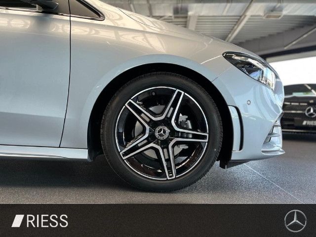 Mercedes-Benz B 180 Sedan