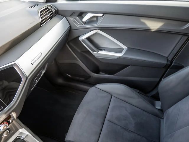 Audi Q3 35 TFSI S-Line