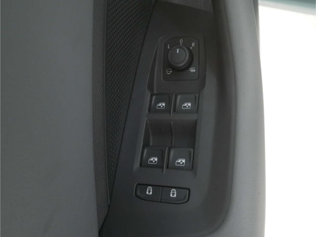 Volkswagen Passat 1.5 eTSI Business