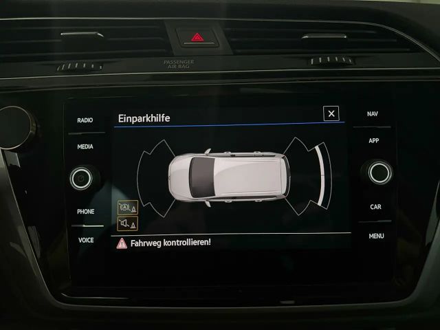 Volkswagen Touran 2,0 TDI *NAVI*ACC*AHK*PANO*PDC vo/hi*Elektr. He...