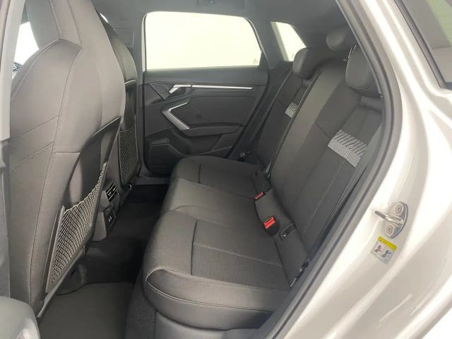 Audi A3 30 TFSI Sedan