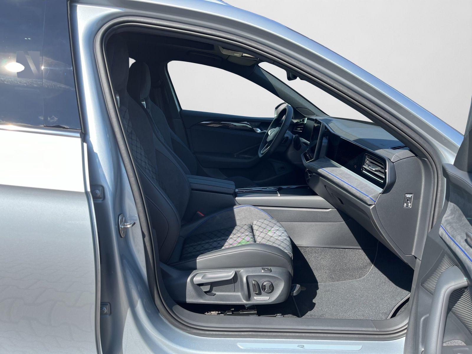 Volkswagen Passat IQ.Drive R-Line