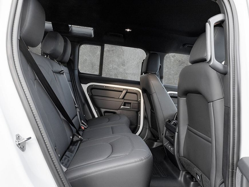 Land Rover Defender 110 Dynamic SE