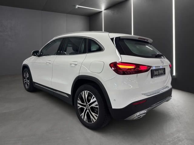 Mercedes-Benz GLA 200 Progressive