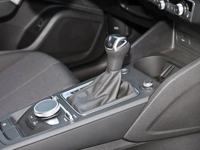 Audi Q2 35 TFSI S-Line