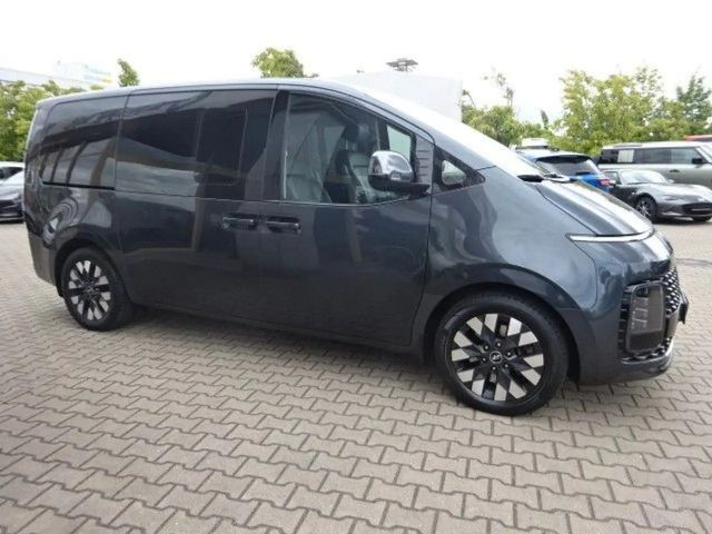 Hyundai Staria Signature Vierwielaandrijving