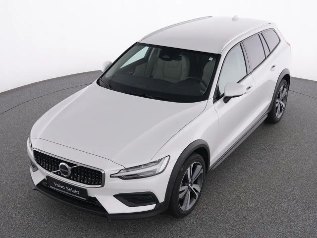Volvo V60 Cross Country AWD Plus