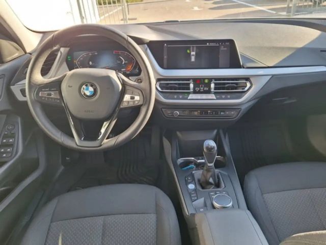 BMW 118 118d Sedan