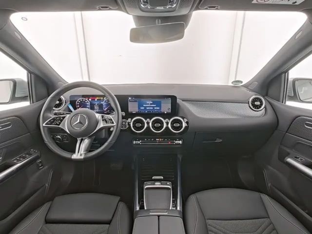 Mercedes-Benz B 200 Progressive Sedan