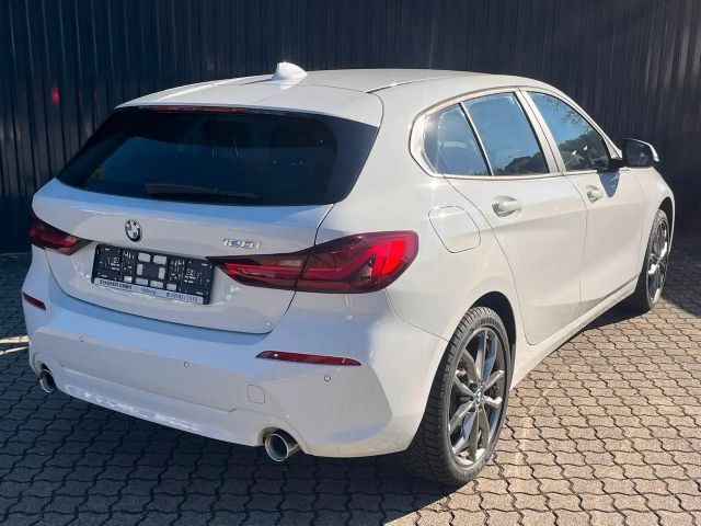 BMW 120 120i 5-deurs Sedan