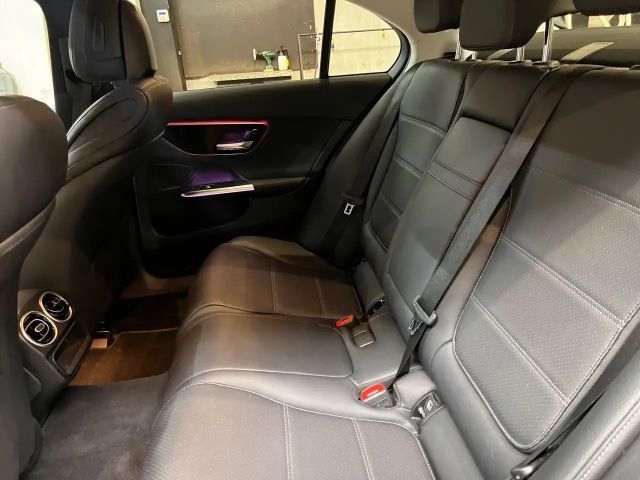 Mercedes-Benz C 200 Luxury Line Sedan