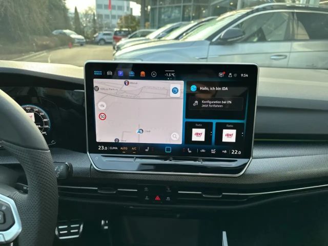 Volkswagen Golf 1.5 eTSI DSG Plus R-Line