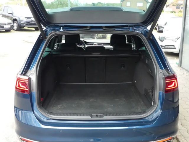 Volkswagen Passat 2.0 TSI R-Line Variant