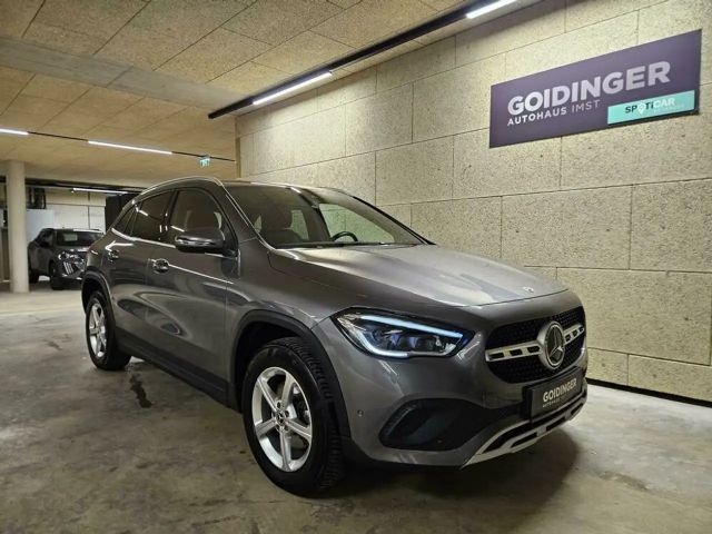 Mercedes-Benz GLA 200 4MATIC GLA 200 d